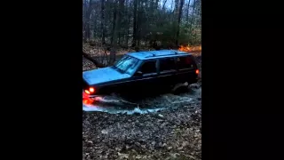 Jeep Cherokee XJ gettin deep and dirty