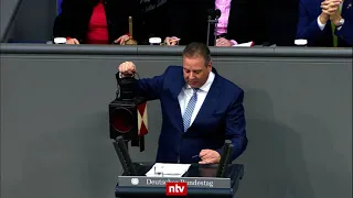 Vergiftetes Geschenk für Habeck - CDU-Politiker nimmt Schlusslicht mit in den Bundestag | ntv