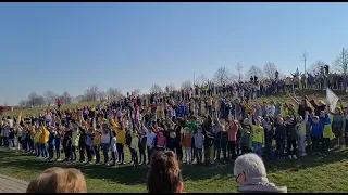 Wieschhofschule in Olfen singt für den Frieden