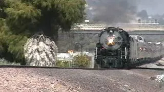 ATSF 3751 and AAPRCO train arrives in SD