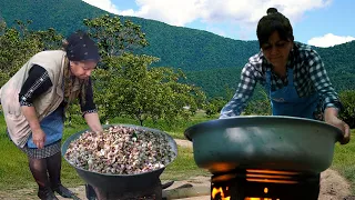 Making Natural Acacia Flower Jam and Compote in the Forest