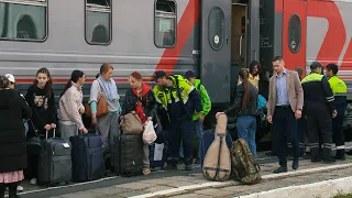 В Ставрополе встретили поезд с детьми из Белгородской области