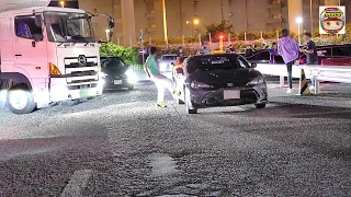 通路に止める86‼️ﾄﾗｯｸが出れない‼️運転手が怒りの蹴り‼️