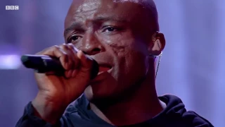 Seal   Kiss From A Rose Radio 2 In Concertyoutube com