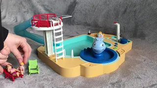 Playmobil swimming pool mum and kid go on the slide 3
