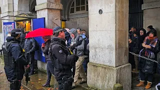 POLICE SHOUT at IDIOT tourists to get out of the arches! King's Guard in the tunnel.