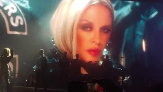 Kylie Minogue Slow live @Paris 2018 HD Golden Tour