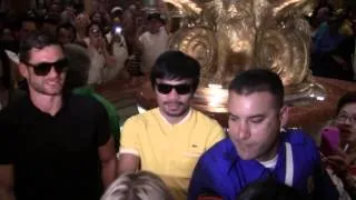 Manny Pacquiao FANS GO CRAZY& MEDIA SWARM in Las Vegas!