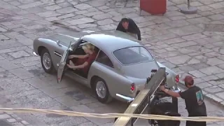 Behind the Scenes of "James Bond 007 - No Time To Die": Bond's hotel arrival in Matera