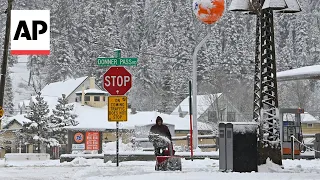 Powerful blizzard hits California and Nevada