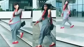 Pakiatani Sexy Girl In Emporium Mall Lahore