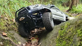 Element RC Enduro KNIGHTRUNNER Trail Truck  Toyota Tacoma