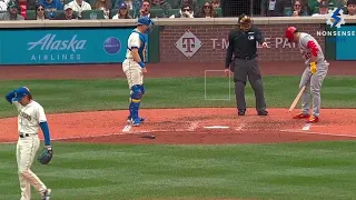 Cardinals Willson Contreras Breaks Bat, Yells at Ump From Dugout and Gets Ejected