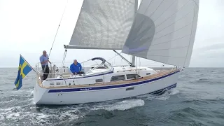 Hallberg-Rassy 340 sailing