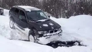 BMW X5. traction control. kala ushguli. winter road.
