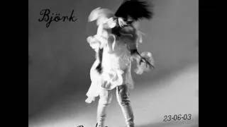 Björk - An Echo, a Stain (live at the Treptow Arena, Berlin)