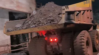 CONTINUOUS BIG IRON ORE BOULDER CRUSHING AND JAMMING IN 1600 TPH KOBELCO GYRATORY CONE CRUSHER