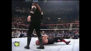 Undertaker Chokeslams to Vader