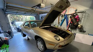 Porsche 928 Hood Strut Replacement