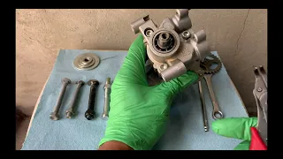 2007 Yamaha R1 Water Pump Repair Part 1 / Mechanical seal / Oil seal / Bearing