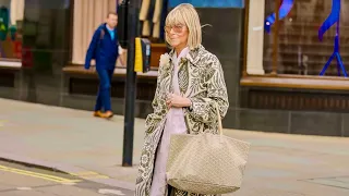 How they dress? Women's Street Style in London. Beautiful clothes At An Elegant Age