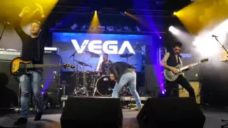 Vega – Stereo Messiah (Rockingham 2015)