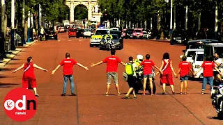 Climate Protesters Block Boris Johnson’s Motorcade on Way to Buckingham Palace