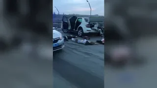 Три смерти на мосту: в Волгограде "Мерседес МL" врезался в "КамАЗ"