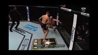 Dustin Poirier KO'S conor mcgregor in round 2 at UFC 257