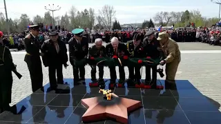 Ветераны Великой Отечественной войны возложили цветы