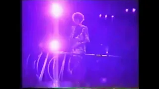 03 - Whitney Houston - Love Medley Live @ MSG New York 1991