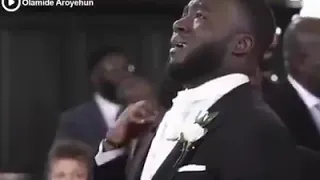 As reações dos noivos ao ver sua noiva entra
