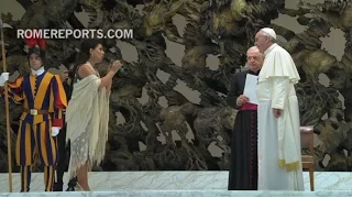 Spanish Gypsy Singer performs for Pope Francis