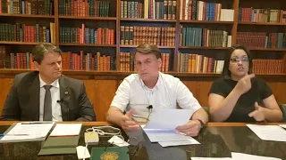 Bolsonaro confirma indicação de Kassio Nunes ao STF e responde críticas de apoiadores
