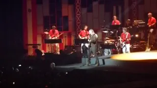 Michael Jones les enfoirés 2018 hommage Johnny Hallyday toute la musique que j'aime