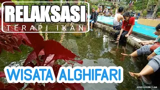 relaksasi dengan terapi ikan di wisata Algifari bagian dalam, kabupaten kuningan