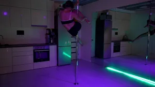 September 26 pole Dance SHOW on OlesyaBulletka Twitch channel