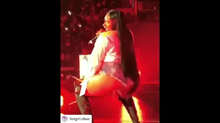 Megan twerking to “cash shit”