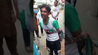 Snatcher got caught, people of Karachi washed him with cold water | #Shorts
