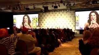 Cobie Smulders and How I Met Your Mother cast sing "Let's Go to the Mall" at Comic-Con