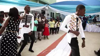 BENTUM FAMILY DANCE WITH EL KOKO AT A FAMILY FRIEND WEDDING GROUNDS