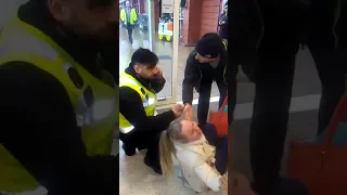 Crazy Security Attack at Sainsbury's in Oldham,