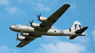 B-29 Superfortress: The Bomber that Destroyed Hiroshima and Nagasaki