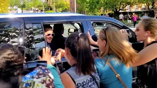 Johnny Depp Shows His Fans Love | A Bittersweet Feel Good Video ❤️‍🔥