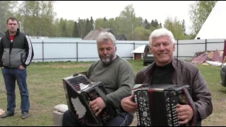 Поют Владимир Глазунов и Сергей Шиндин