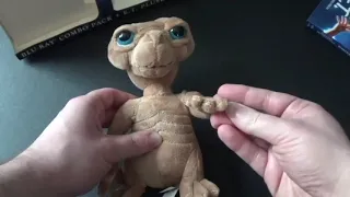 E.T. The Extra Terrestrial Blu-Ray+DVD Walmart Exclusive Plush Unboxing.