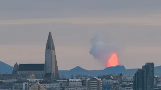 Reykjavik Volcano Geyser, Lava 1100 Feet In The Air - Terrific Sound