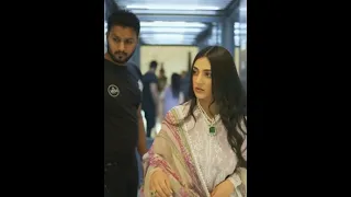 Sara Khan React with Fans || Sara Khan Behavior with Fan ||