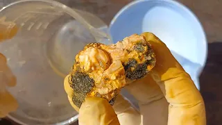 Gold mining: Gold Extraction from stones with Hydrogen Peroxide and Hydrochloric Acid
