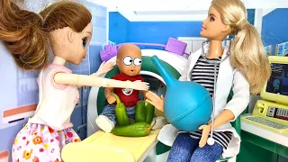 PEPPER ATE - IN THE HOSPITAL RATTLED🤣 Katya and Max are a cheerful family! Funny BARBIE Dolls